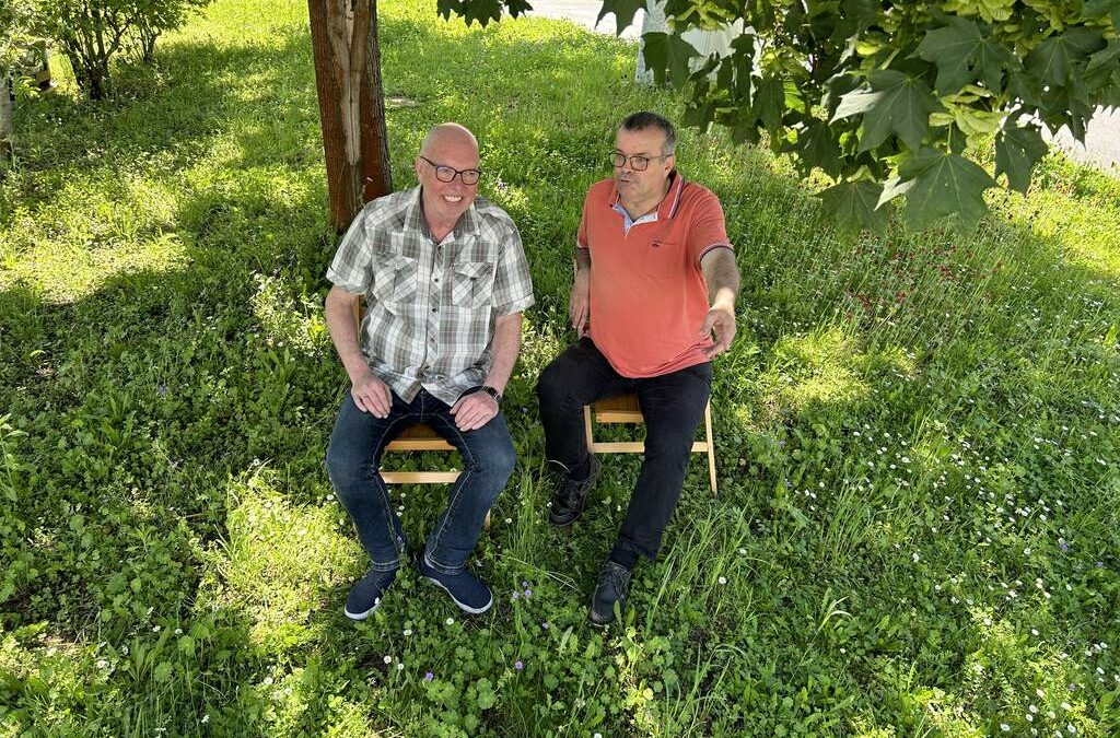 Tischgarnitur am Buswendeplatz in Bisholder soll bis Ende Mai/Anfang Juni 2024 stehen